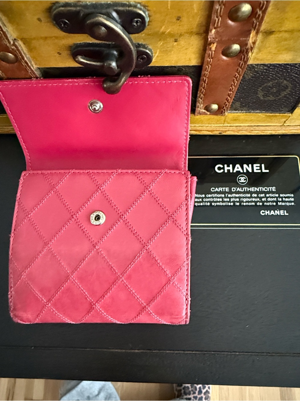 CHANEL Quilted Leather Wallet with CC Logo - Picture 4 of 9